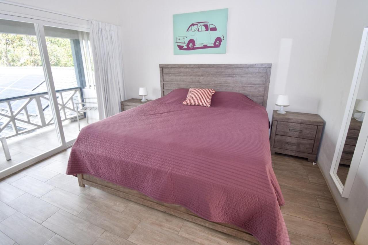Hotel The Moxy English Harbour Exterior foto