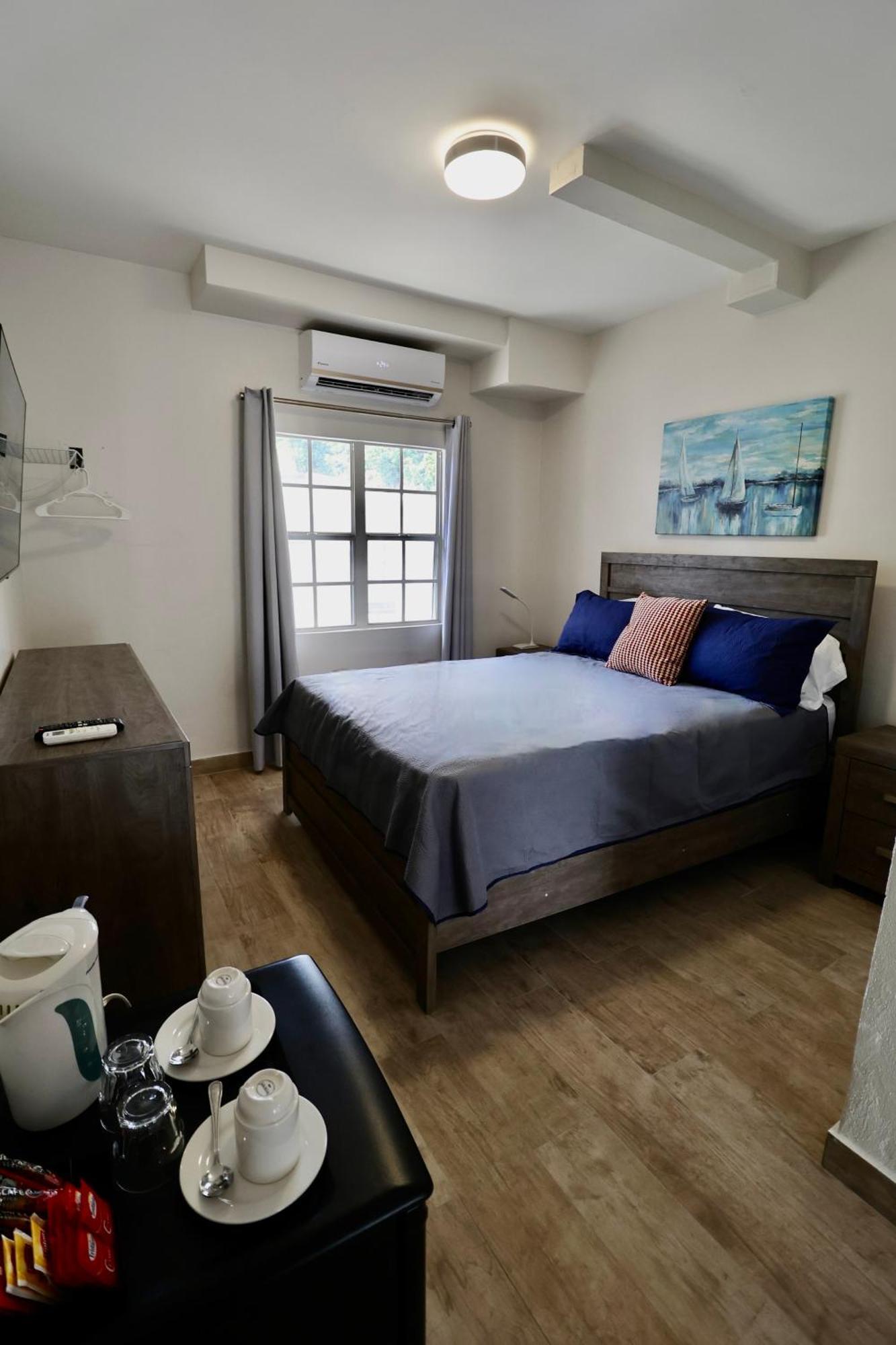 Hotel The Moxy English Harbour Exterior foto